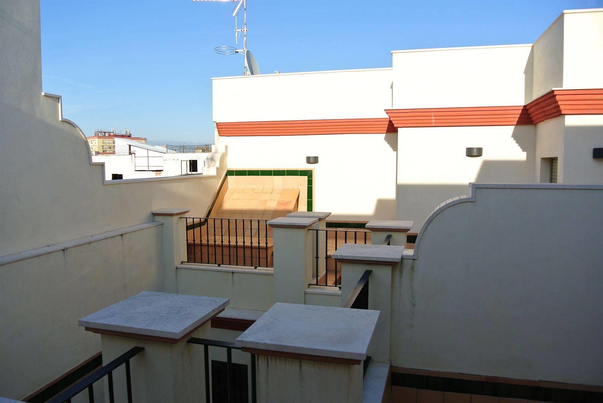 Apartamentos Living Sevilla Centro Maestranza Buitenkant foto